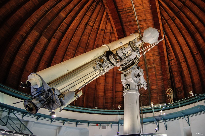 国立天文台研究所の望遠鏡