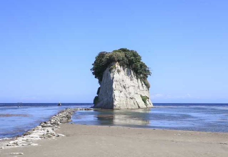 見附島